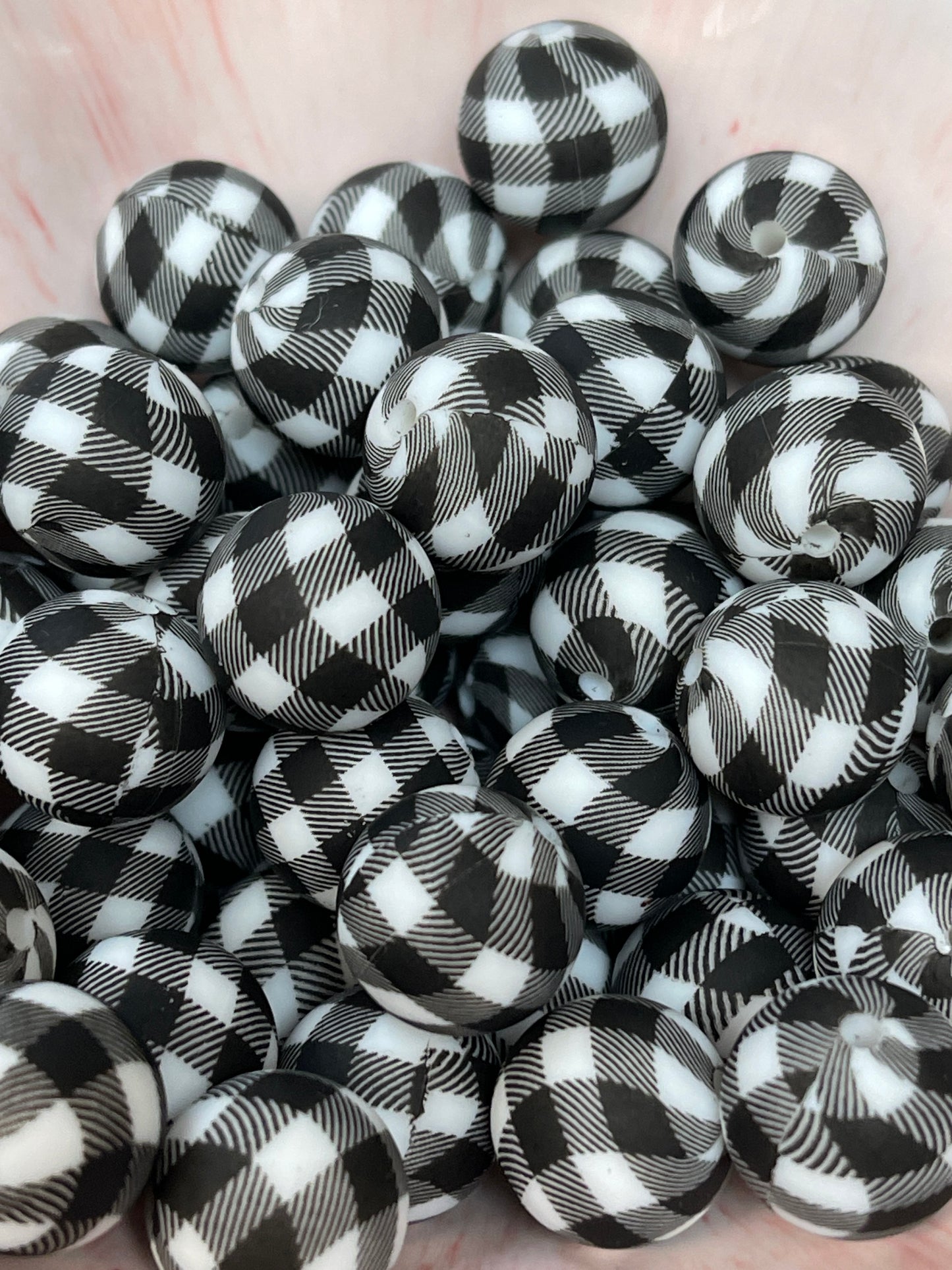 Buffalo Plaid Black White 15mm round