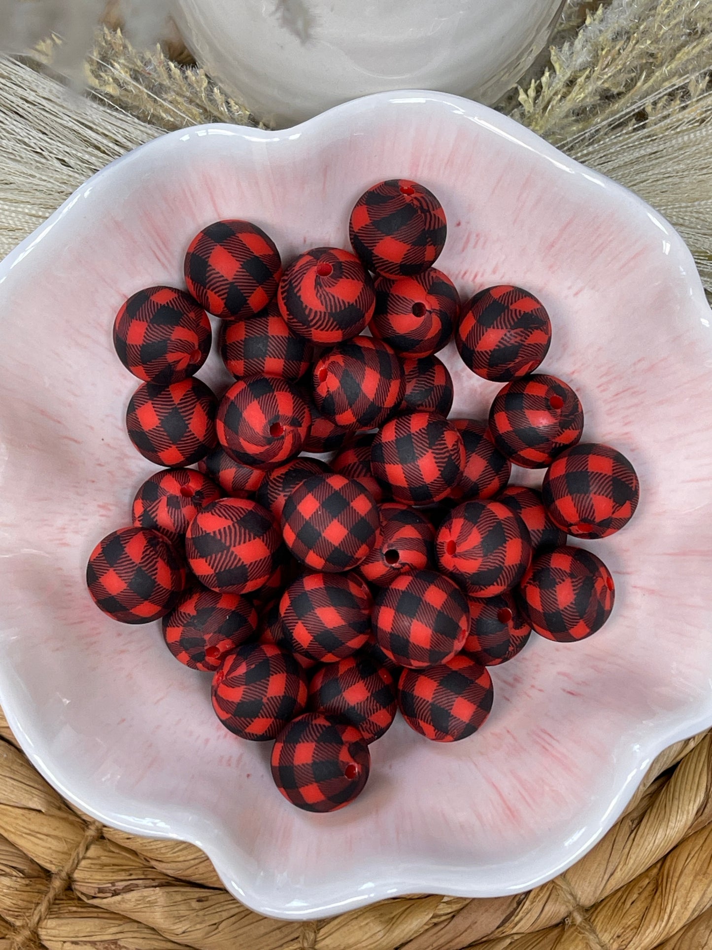 Buffalo Plaid Black Red 15mm round