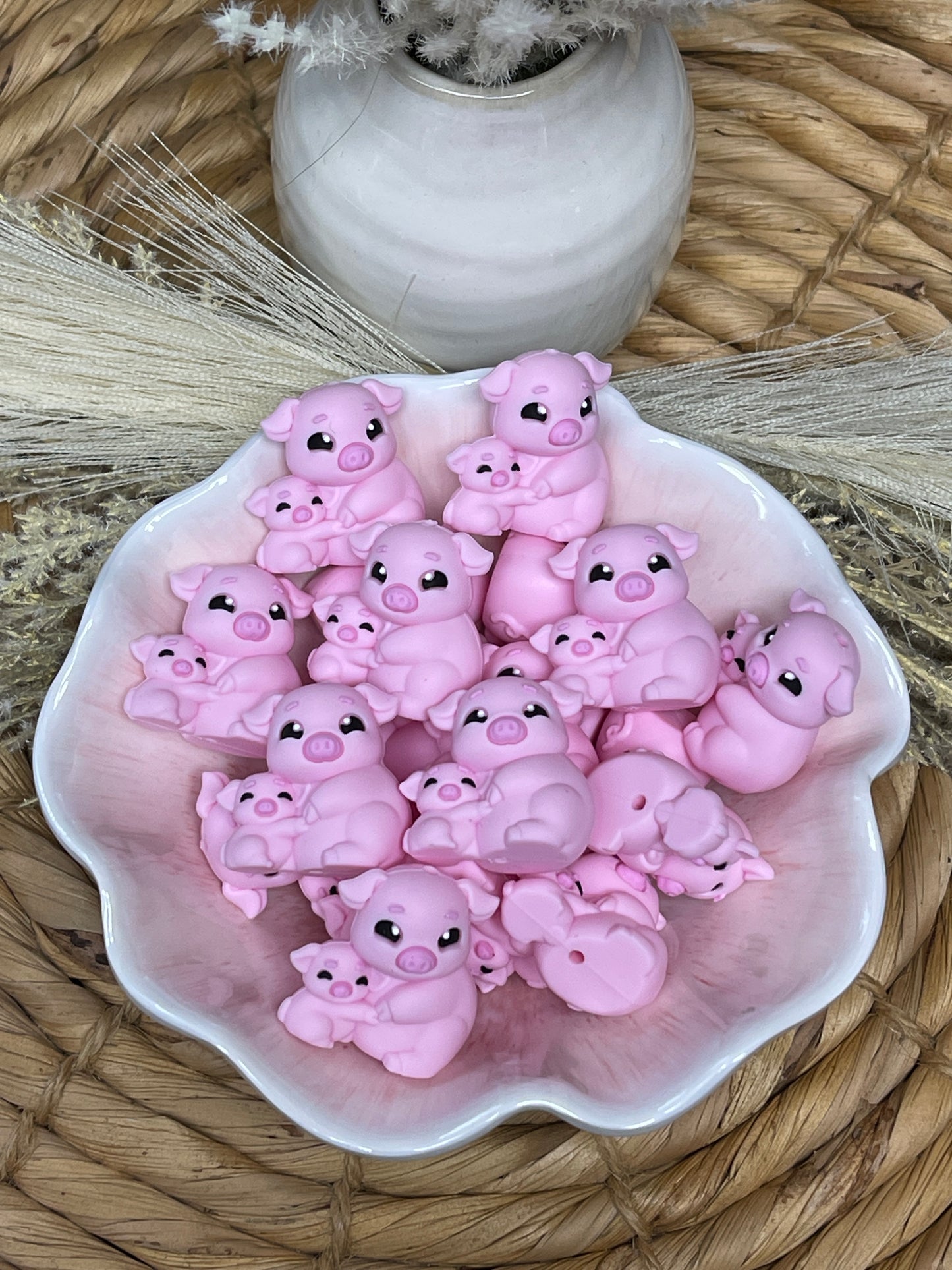 3D Momma and Baby Pig Focal