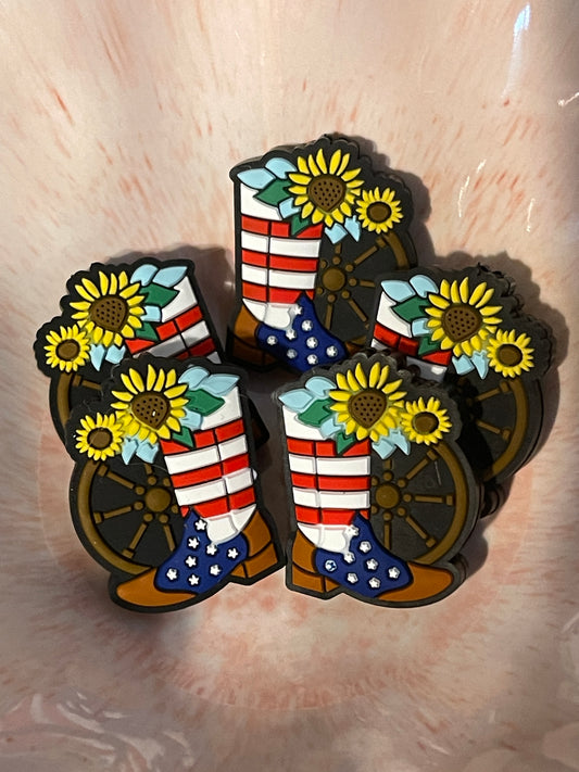 Wagon Wheel Cowboy Boots Flag Focal