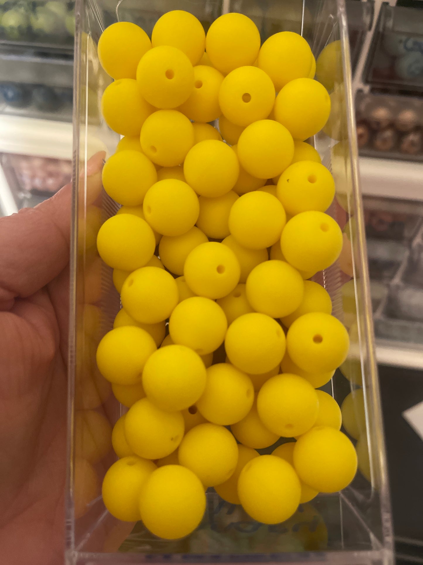 Canary Yellow 15mm round