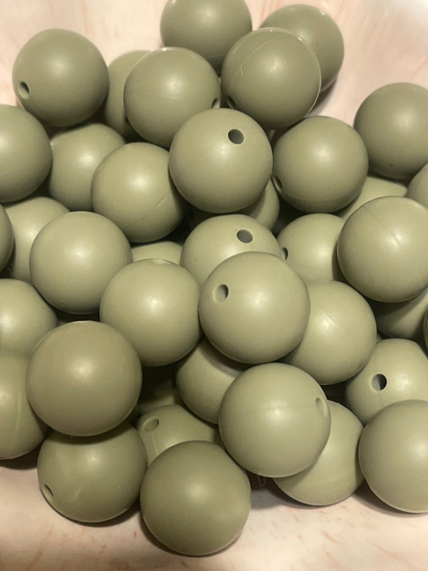 Grey Green 15mm round