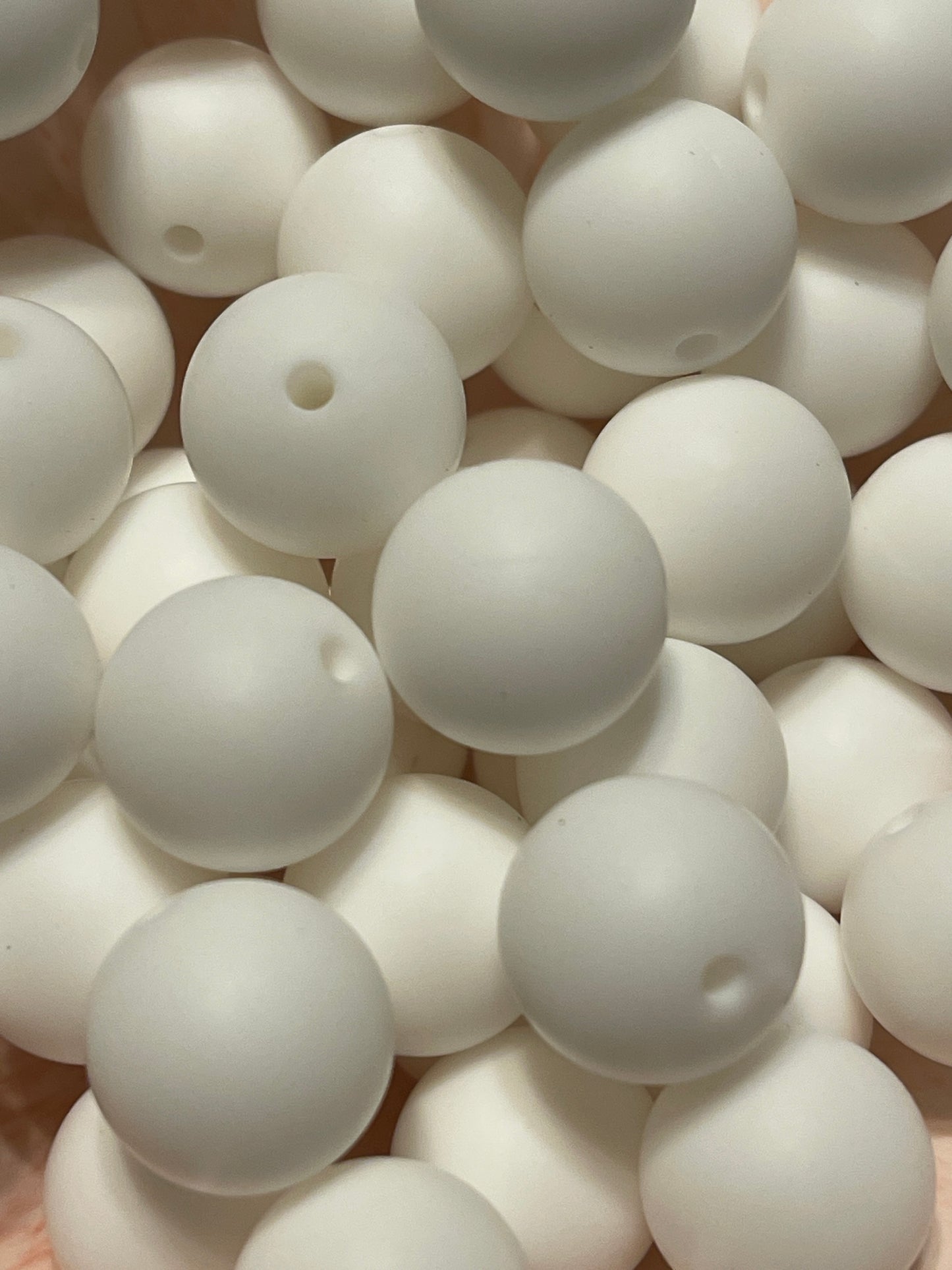 Snow White 15mm round