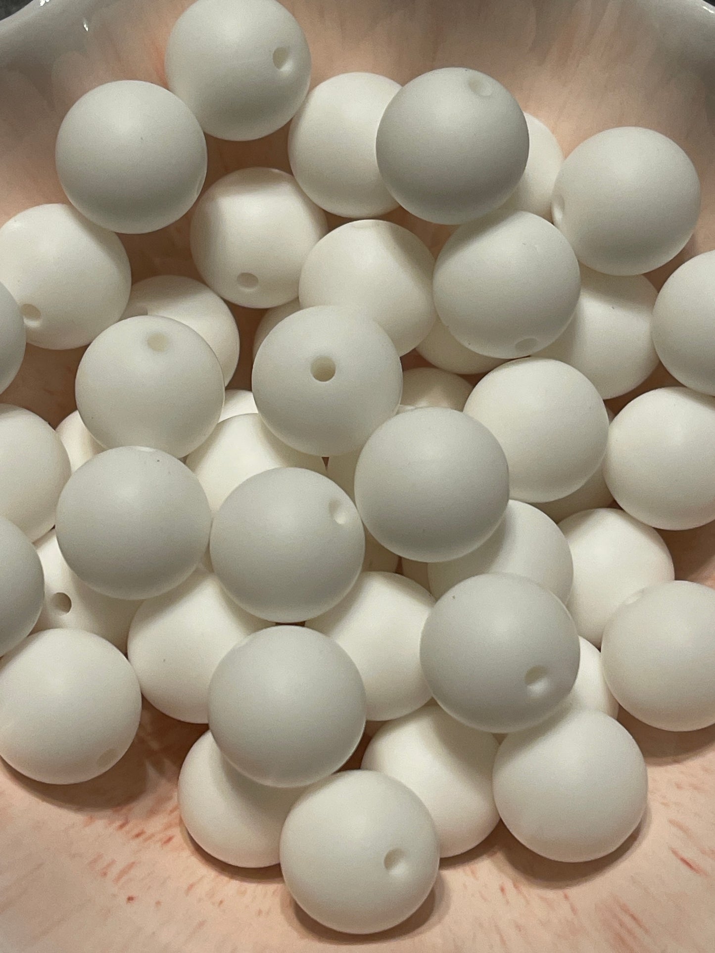 Snow White 15mm round