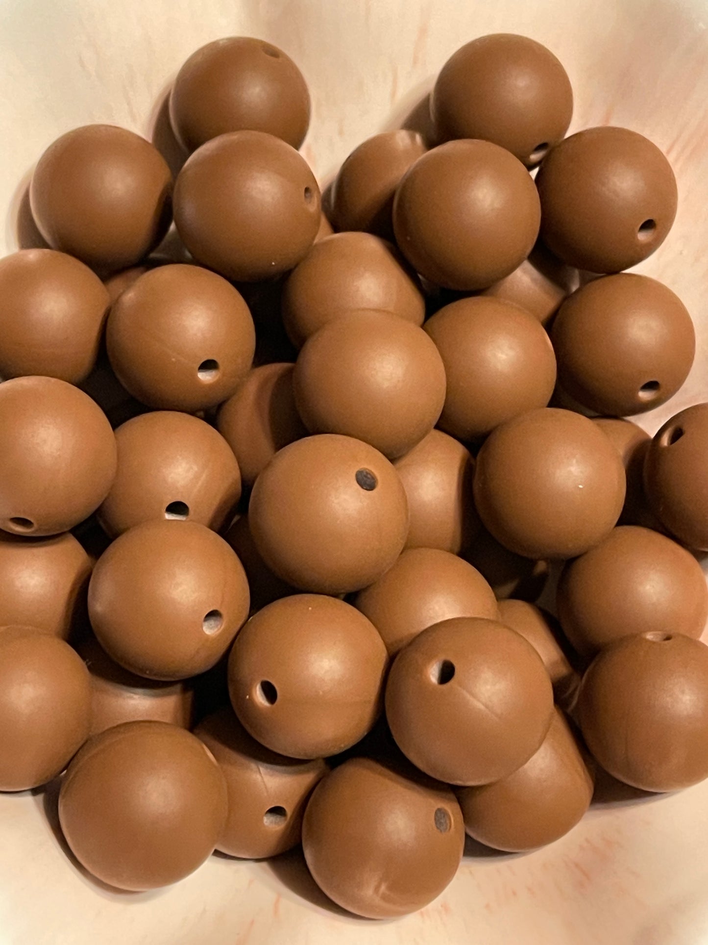 Cow Brown 15mm round