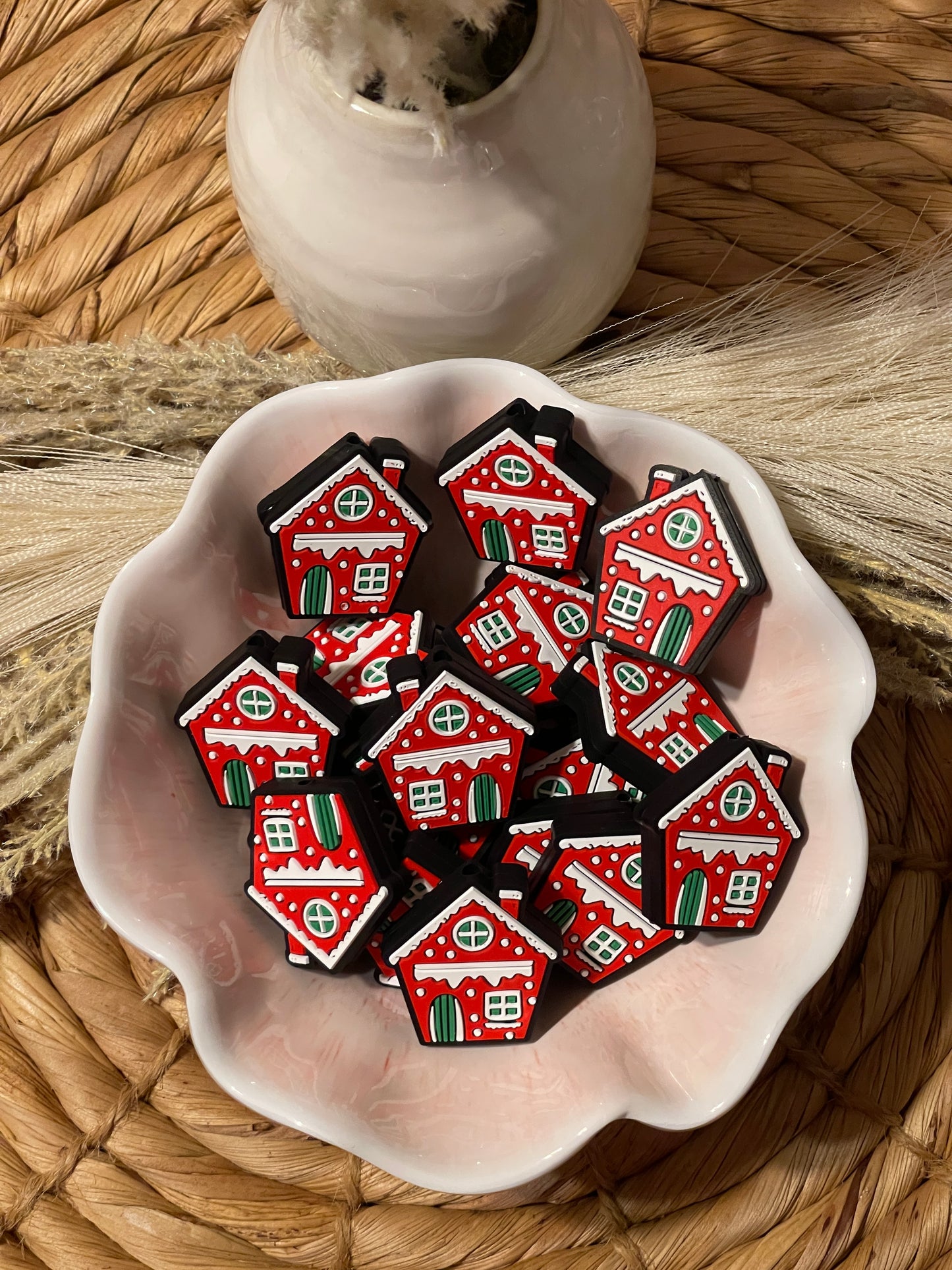 Candy House Focal Red