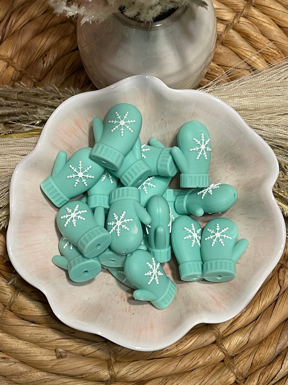 Mint Mittens Focal