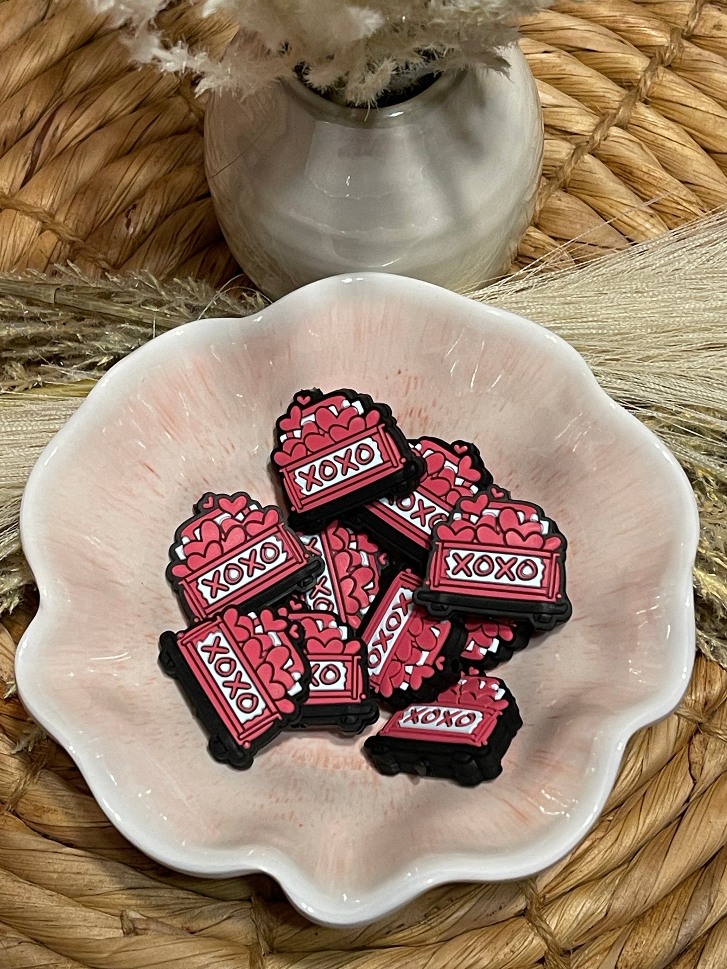 XOXO Truck Valentine Focal