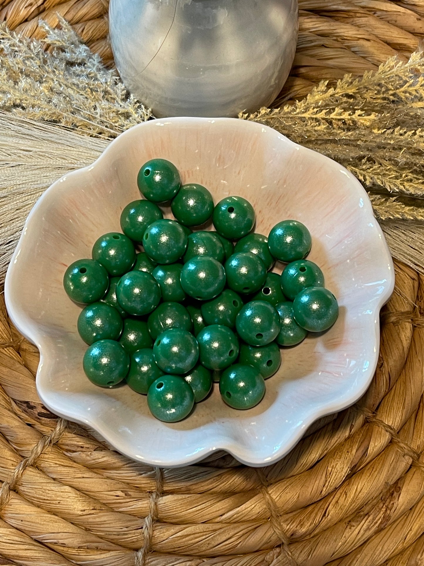 Opal Christmas Green 15mm round