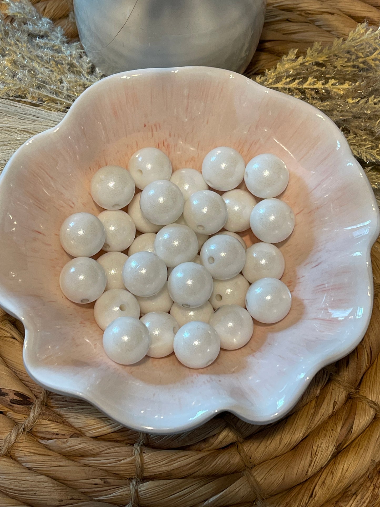 Opal Snow White 15mm round